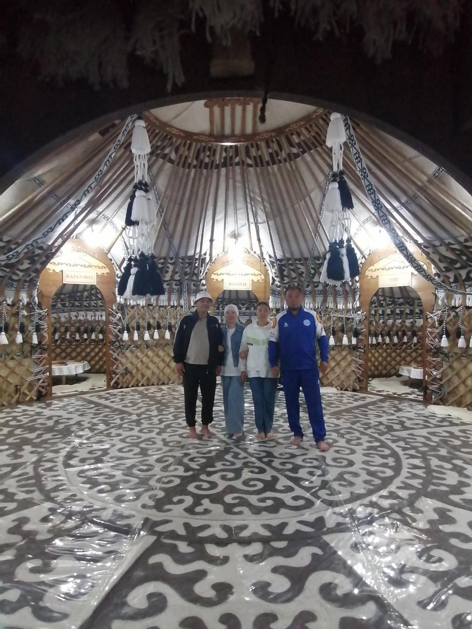 Altyn Bulak Guest Hause Hotel Karakol Luaran gambar