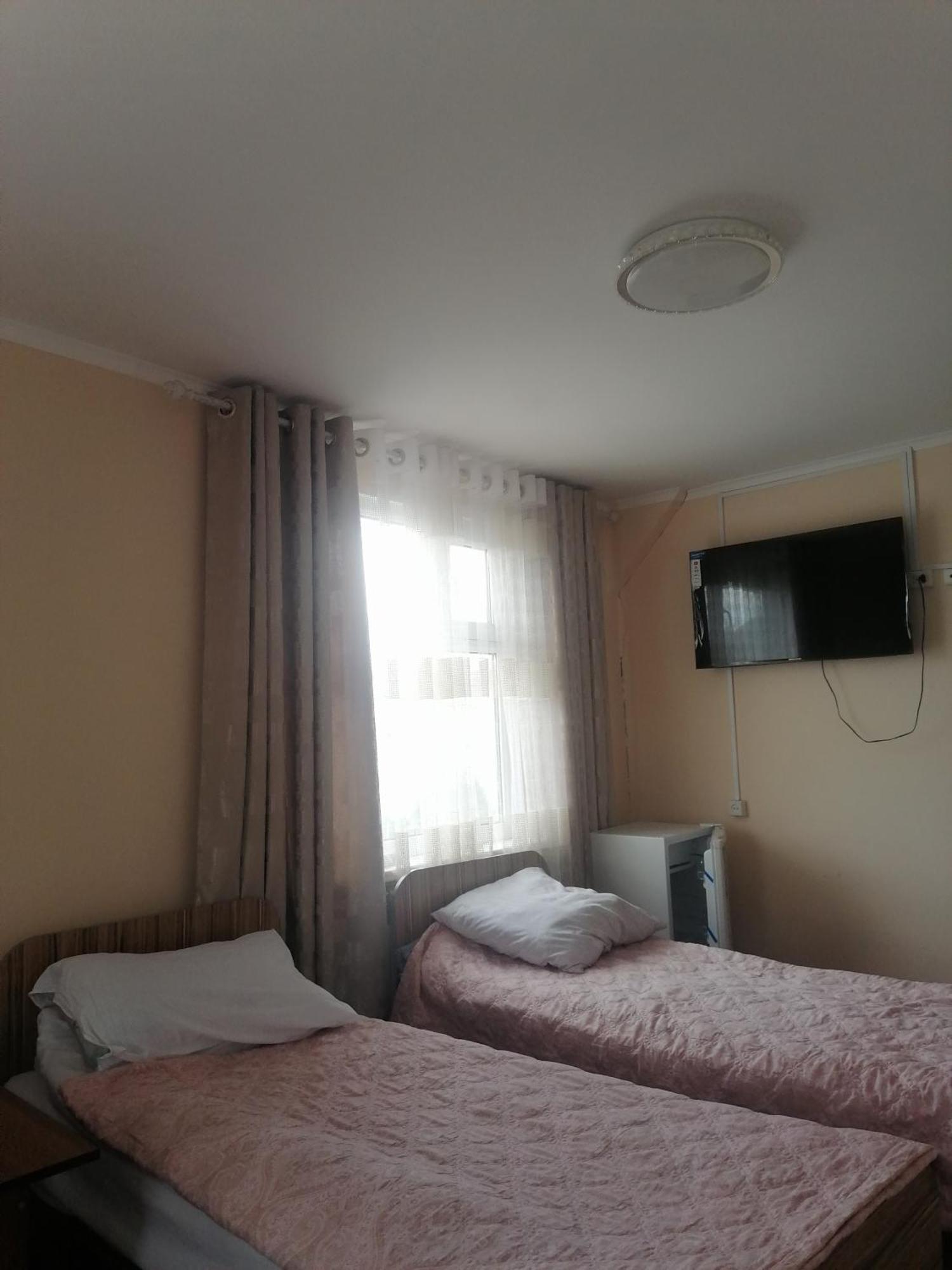 Altyn Bulak Guest Hause Hotel Karakol Luaran gambar